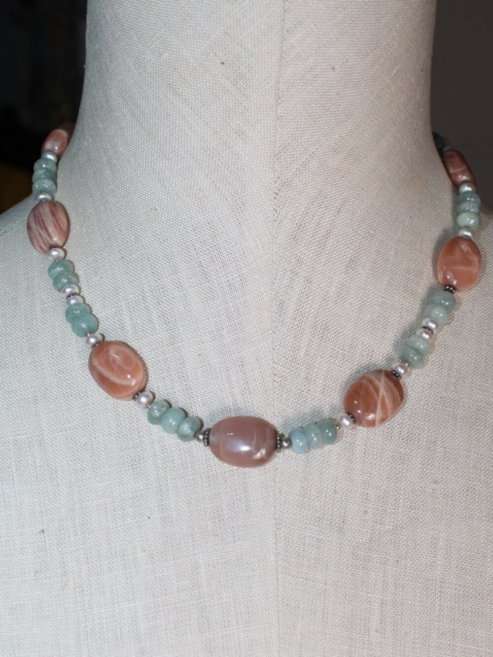 Vtg Beaded 18" Necklace Pale Green Aventurine Bead Polished Peach-Pink Agate